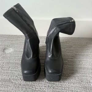 Elegant Black Heeled Boots